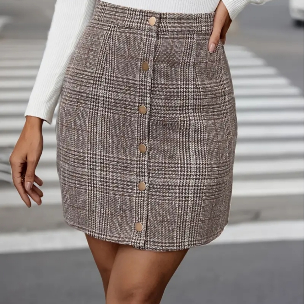 Plaid pattern skirt